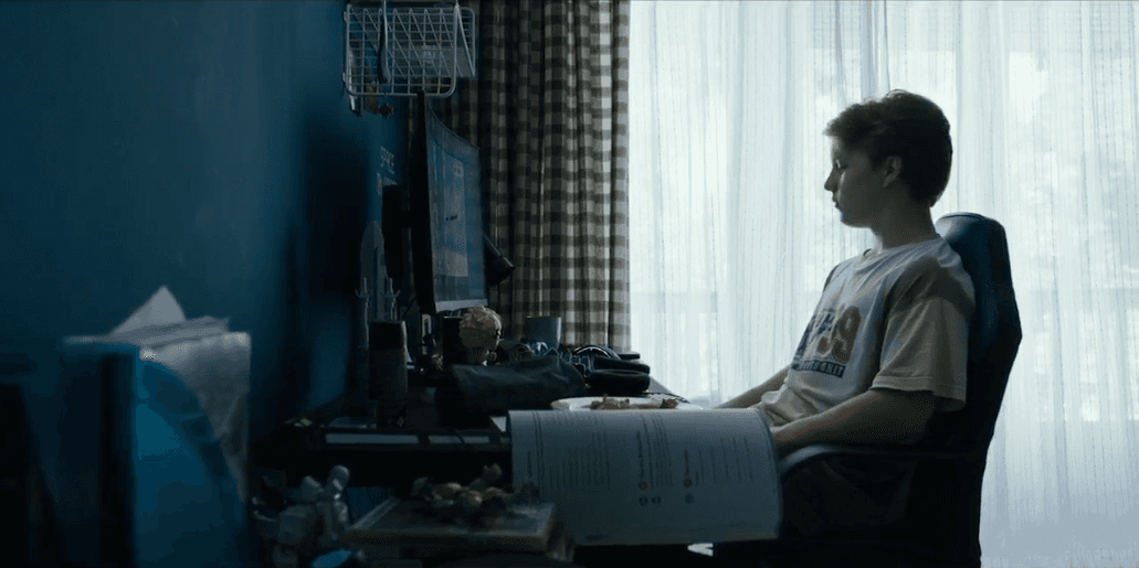 Sem in his room watching Wesley's stream on Pause